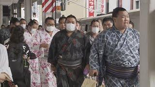 名古屋場所前に力士たちが名古屋入り