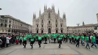 St. Patrick's Day 2024 flash mob in Milan - Duomo - Full exhibition. Gens d'Ys + Fusion Fighters