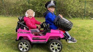 Elis and Thomas pretend play Police Hamster and Candy Shower