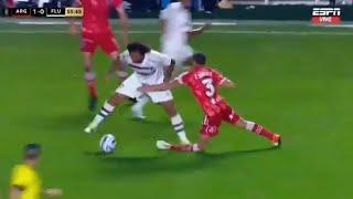 Marcelo vient de CASSER la jambe d’un joueur 