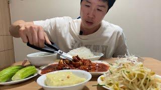 (리얼리티먹방)오늘은 낙지덮밥 미역냉국 허겁지겁 맛나게 먹겠습니다{Octopus rice bowl}