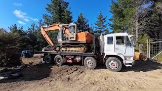 Vintage TD9 Bulldozer in Action: Building a Dirt Loading Ramp for My V8 Dump Truck