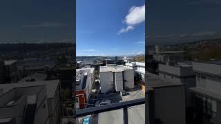 Seattle wa, beautiful day from Eastlake #seattle #eastlake #beautifulday #seattleviews #travel