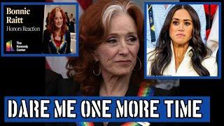 Bonnie Raitt SLAPS Meghan at the 47th Annual Kennedy Center Honors SHOCKING Scene Caught on Camera