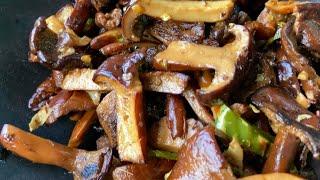 Milk cap mushrooms recipe || Tasty mushrooms recipe || Naga Kitchen