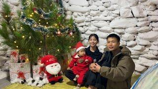 The young couple and their daughter had a wonderful Christmas 2024