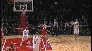 Vince Carter's All-Star Lob from Brad Miller (2003)