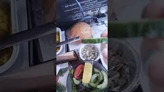 Мы что одни летим этим рейсом?