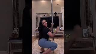 Melek Azad twerk canlı yayında