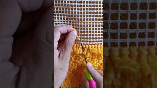 МК как вышивать ковёр крючком #shorts #вышивка #ковёр