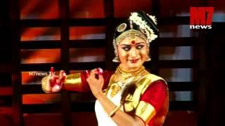 Likha Rajan performing Mohiniyattam on Nishagandhi dance and music festival 2014