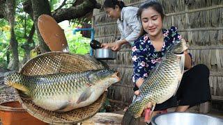 Country chefs: Yummy big fish cooking with mustard green - Chicken recipe - Mother and daughter