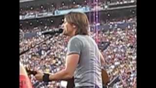 Keith Urban 2010 at Bayou Country Superfest in Baton Rouge - Making memories of us