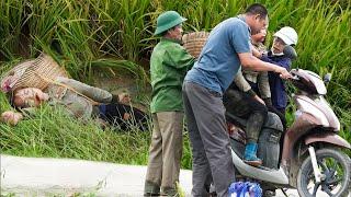 The Girl had an Accident was Helped by Kind People While Harvest Wampee Garden Goes to Market Sell