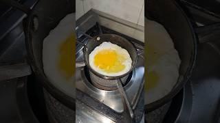 Street Style Egg Poach With Slice #yummy #shorts #egg #trending #cooking