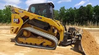 Cat® Skid Steer and Compact Track Loaders D3 Series | At Work