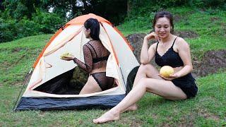 Camping with sister Quynh - Happy day for two sisters swimming in the lake | Ngân Daily Life
