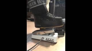 Xotic  XW 1 Wah vs  CAE  Mc 404 Wah