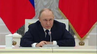 "Надо их душить!": Путин призвал ужесточить давление на иностранные IT-сервисы в России