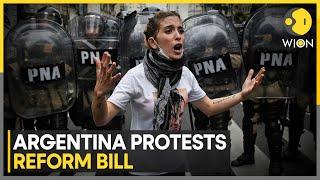 Argentina: Riots rage outside Argentine Congress | Protesters vs Cops in Buenos Aires | WION