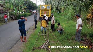 BRANCHING RAIL BROKEN LOCOMOTIVE CRASHES TO THE GROUND‼️