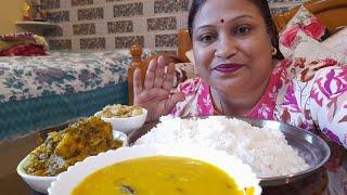 "BIGBITES "EATING RICE, BEULIR DAL, ALU POSTO, MACHER MATHA DIYE BADHAKOPIR TARKARI️