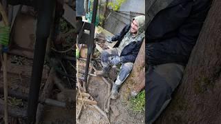 скважина на глине ч 7(буровой насос Валера мощь)))