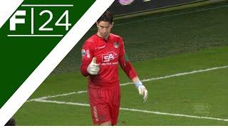 Brad Jones pulls off incredible penalty save