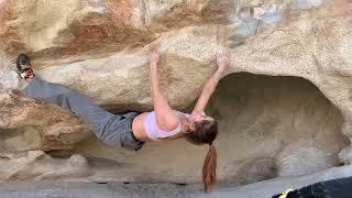 False Hueco Traverse V2 (**) | Joshua Tree, CA Bouldering