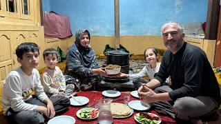 Cooking Organic Food in Traditional Winter Room At High Mountains Of Pakistan |