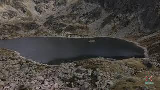 Vall d 'incles , estanys y refugi de Juclar a vista de drone.