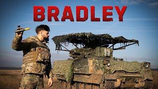 Необычная Bradley M2A2 ODS-SA | Как ей управлять, как стрелять и почему это лучшая БМП в мире!