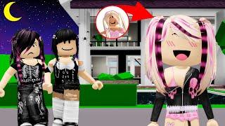 SNEAKiNG Into An ALL EMO CLUB! *Brookhaven Roleplay*