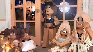 THUNDERSTORM HITS BLOXBURG! *MY EX HUSBAND COMES TO SAVE US...SCARY!* VOICE Roblox Bloxburg Roleplay