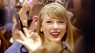 テイラー・スウィフト来日で空港大パニック！TAYLOR SWIFT Arrived in JAPAN! Fans Go ABSOLUTELY CRAZY!!