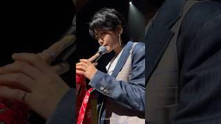 팬에게 마이크 쥐어주고 노래부르는 터치드 윤민 230506 Awesome Stage in Busan #터치드 #TOUCHED #윤민 #YUNMIN