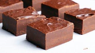 Only 2 Ingredient Chocolate Fudge Recipe (Perfect for gift giving)