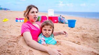 MOMMY AND BABY TRAPPED IN SAND!!!