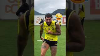 GABIGOL COMPETITIVO ZOANDO DAVID LUIZ NO TREINO DO FLAMENGO #flamengo #gabigol #mengão #shorts #crf