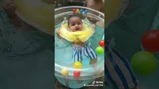 Baby spa dirumah aja // baby lucu berenang // bayi bisa berenang
