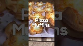 Pizza Muffins: Schnell, lecker, perfekt für unterwegs!  #rezept #pizza