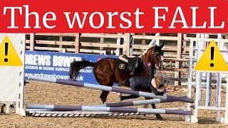 I had a really BAD fall Showjumping!!! Vlog