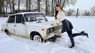 CAR STUCK || Ellie got stuck in the snow after a snowstorm