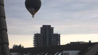 Heteluchtballon - Hot Air Balloon (over my roof)