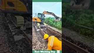 Best working day #1315 Replacing an old railway sleeper with a new one using an excavator