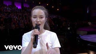 Sigrid - Strangers (Live at The Graham Norton Show / 2018)