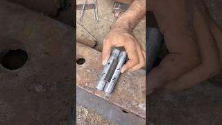 A new method of welding hinges on a gate #shortsvideo