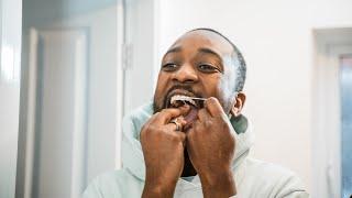 How to Floss Your Teeth Correctly - Dentist explains