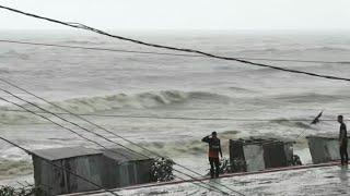 People flee as Cyclone Remal barrels towards Bangladesh | AFP