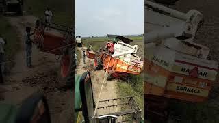 Mahindra harvester accident| Mahindra harvester stuck in mud pulled by johndeere harvester #agro